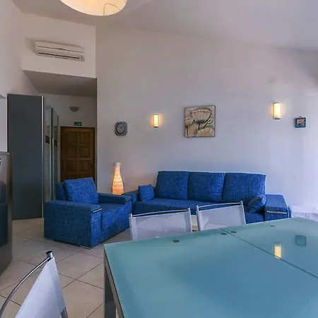 Ivana-a0.12-